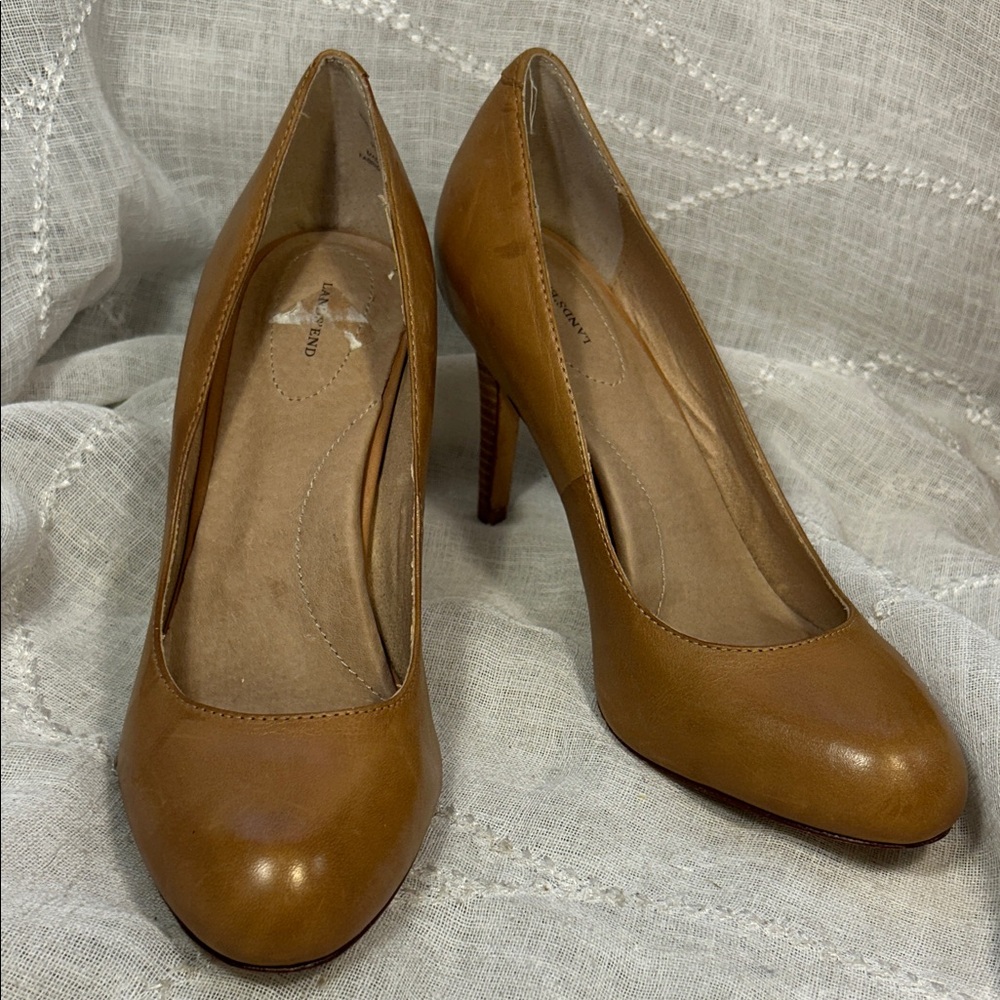 Lands End elegant leather classic pumps